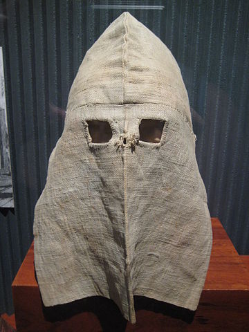 Figure 1. Calico hoods. Picture taken at the Old Melbourne Gaol, Australia by Ciell. Source: Wikimedia Commons.